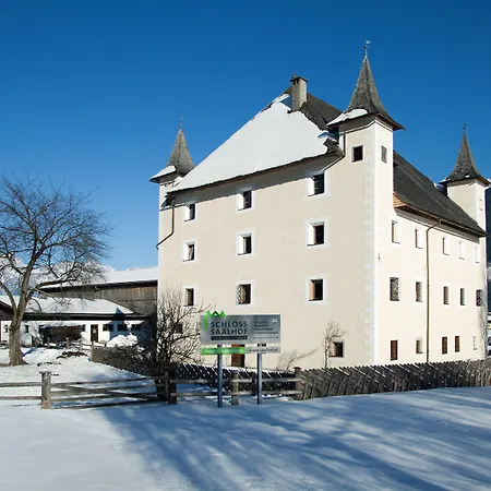 Schloss Saalhof 酒店