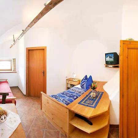 Hotel Schloss Saalhof 2*