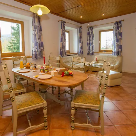 Schloss Saalhof 2* Maishofen