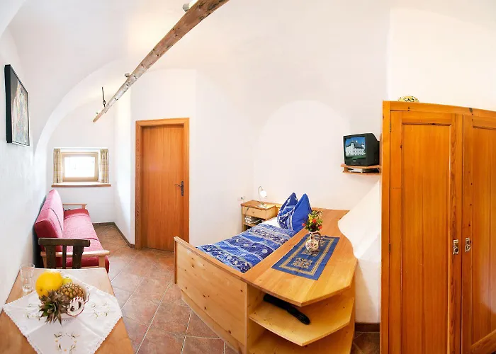 Hotel Schloss Saalhof 2*