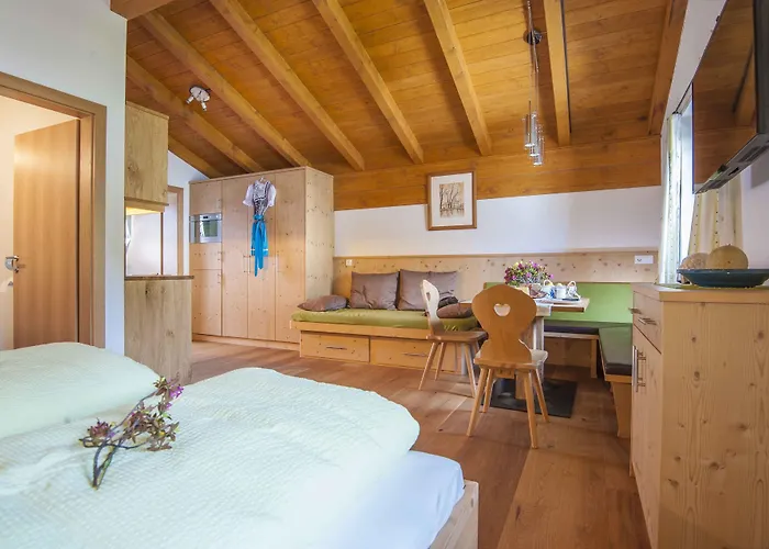 Schloss Saalhof Hotel 2*