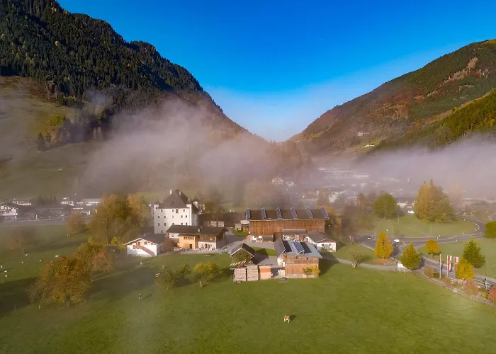 Hotel Schloss Saalhof 2*